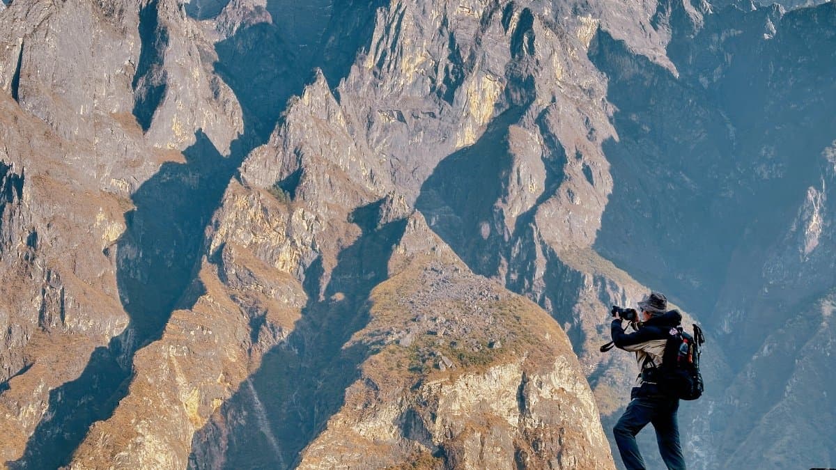 I Hiked Tiger Leaping Gorge and It Rewired My Brain