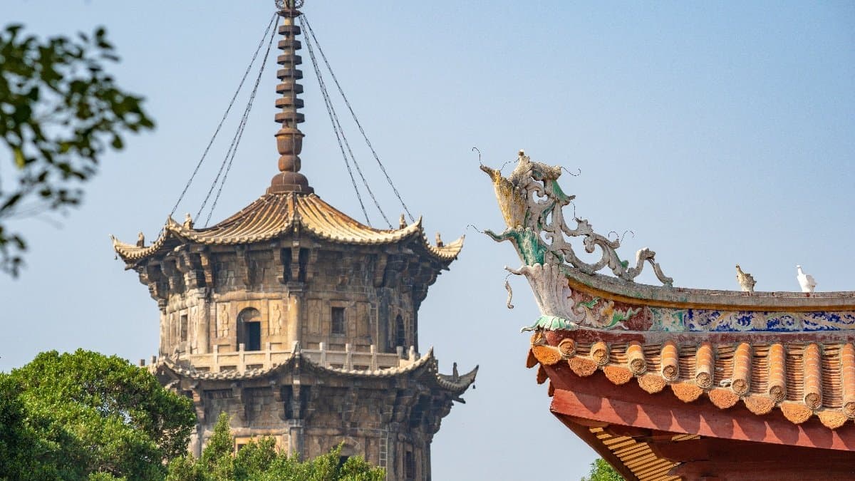 Where All the Gods Live on One Street: 4 Days Eating and Praying Through Quanzhou